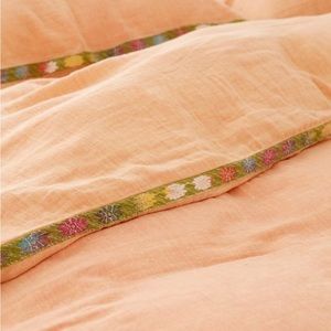 Urban Outfitters Full/Queen Duvet Cover. New with tags.